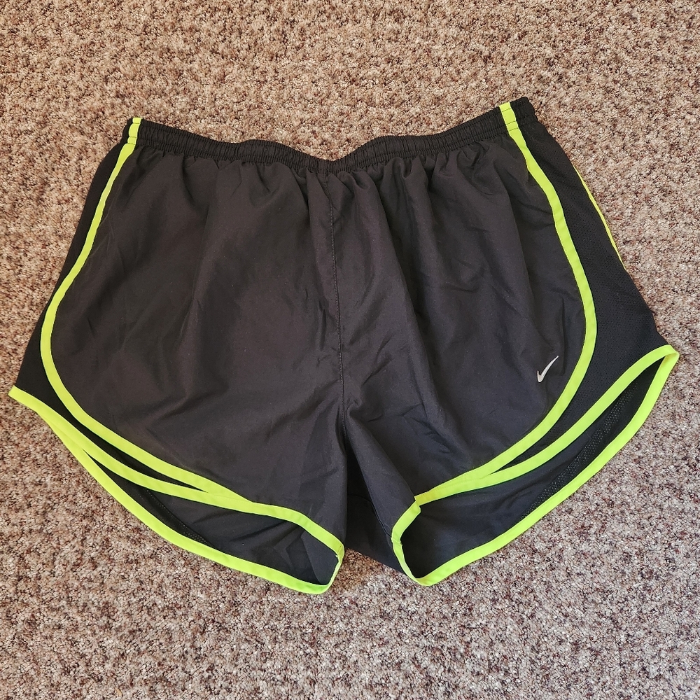 Nike Black and Neon Yellow Women's Athletic Shorts - Size XL
